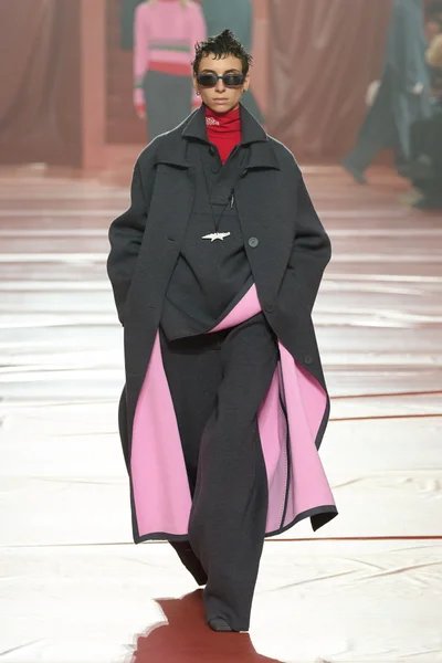 Look 27